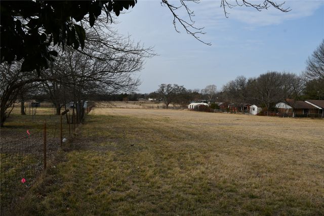 2121 S Hampton Road, Glenn Heights, TX 75154