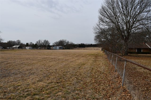 2121 S Hampton Road, Glenn Heights, TX 75154