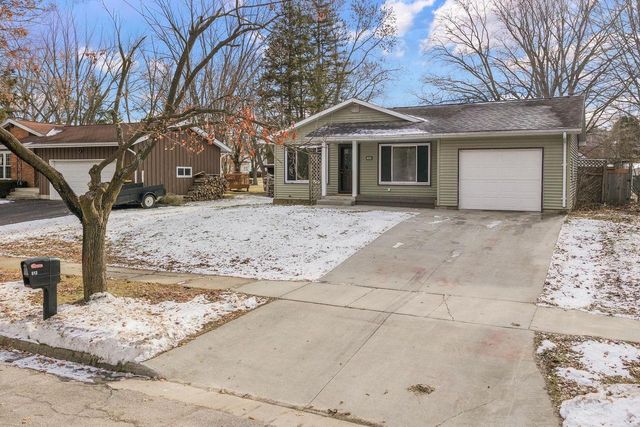 513 W 2nd Street, Reedsburg, WI 53959