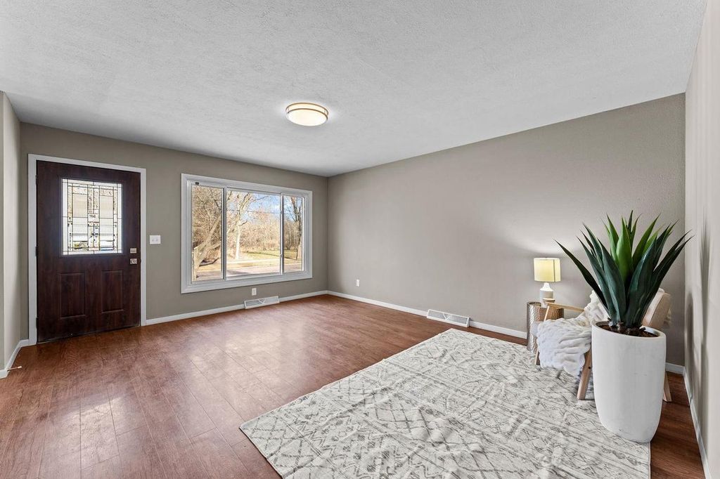 513 W 2nd Street, Reedsburg, WI 53959