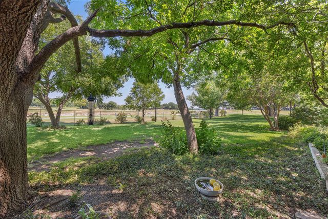 4704 Shady Ridge Court, Fort Worth, TX 76109