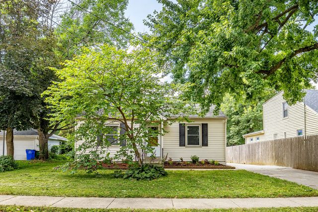 807 W 3rd Avenue, Indianola, IA 50125
