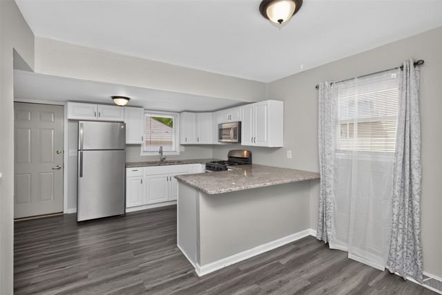 807 W 3rd Avenue, Indianola, IA 50125