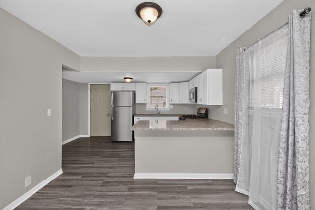 807 W 3rd Avenue, Indianola, IA 50125