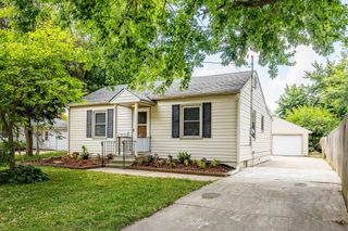 807 W 3rd Avenue, Indianola, IA 50125