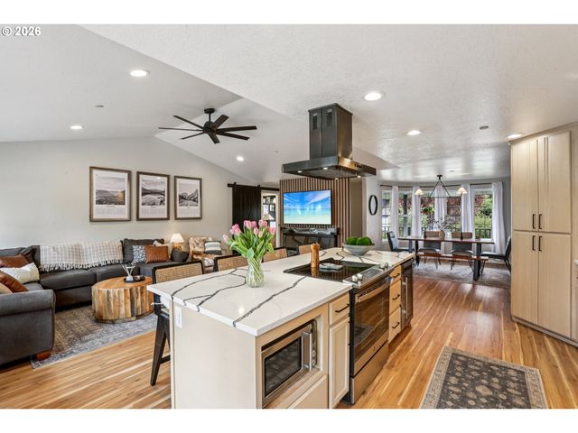 14346 ANN Dr, Oregon City, OR 97045