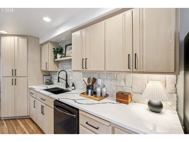 14346 ANN Dr, Oregon City, OR 97045