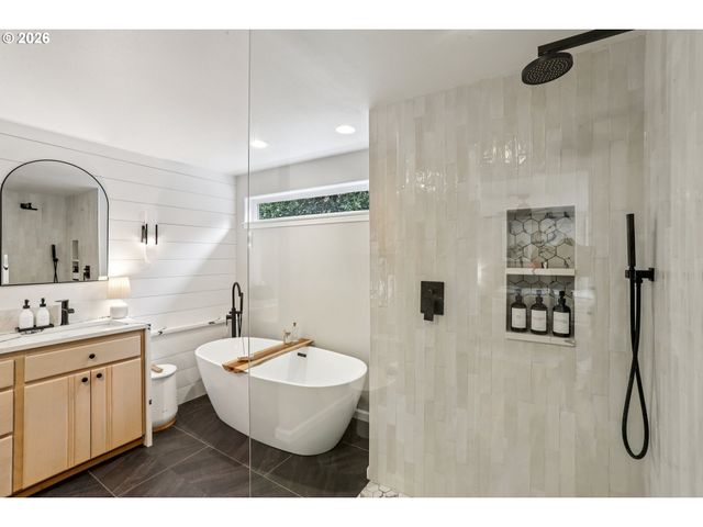 14346 ANN Dr, Oregon City, OR 97045