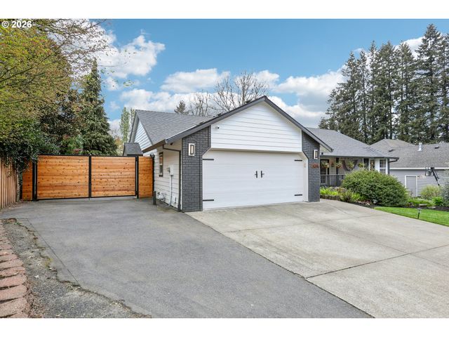 14346 ANN Dr, Oregon City, OR 97045