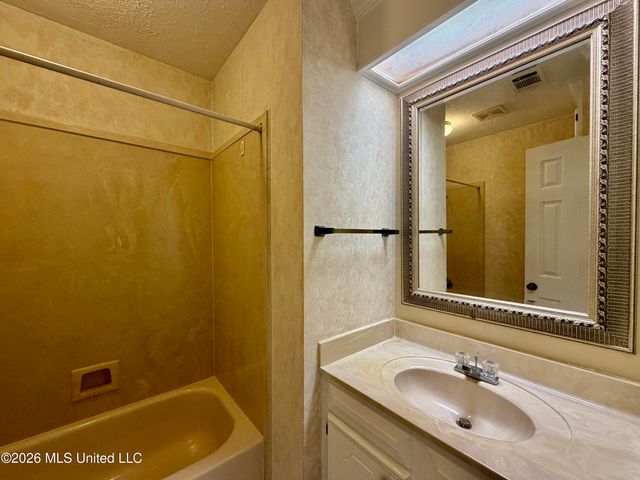 102 Marys Cove, Clinton, MS 39056