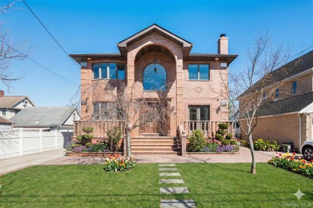 5013 Oceania Street, Oakland Gardens, NY 11364