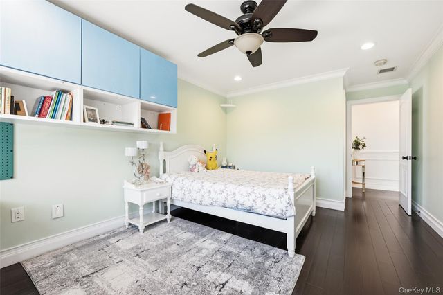 5013 Oceania Street, Oakland Gardens, NY 11364