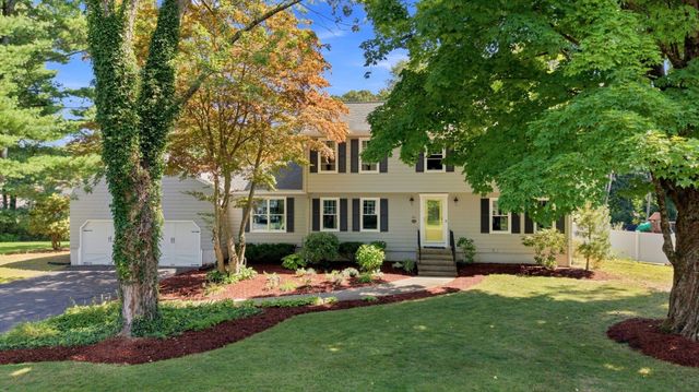 4 Portmore Ln, Framingham, MA 01702