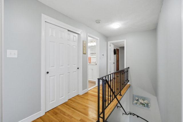 4 Portmore Ln, Framingham, MA 01702