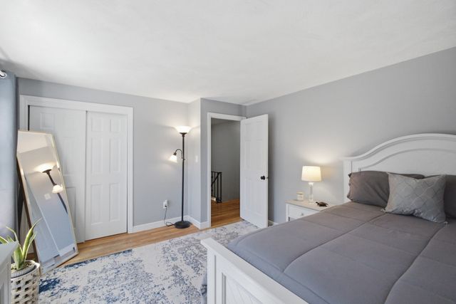 4 Portmore Ln, Framingham, MA 01702