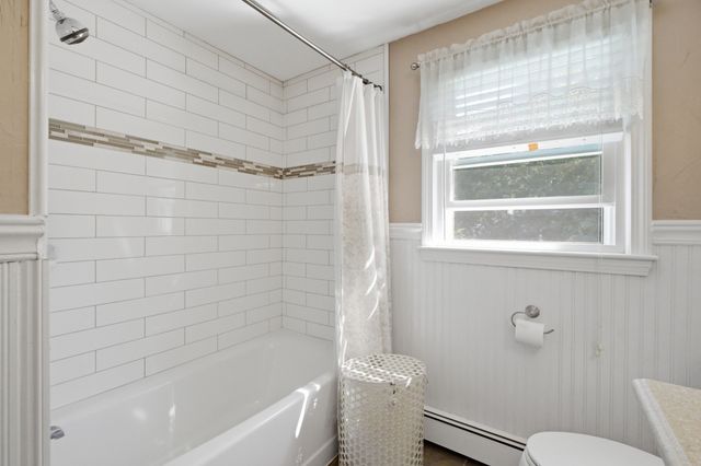 4 Portmore Ln, Framingham, MA 01702