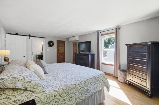 4 Portmore Ln, Framingham, MA 01702