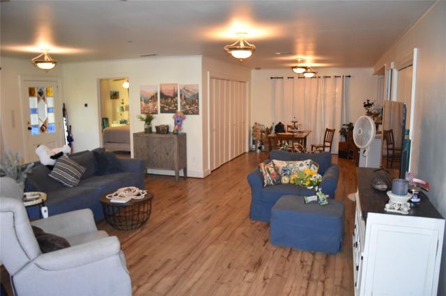 705 E Lamar Avenue, Crockett, TX 75835