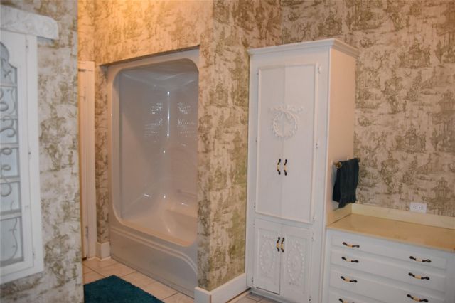 705 E Lamar Avenue, Crockett, TX 75835