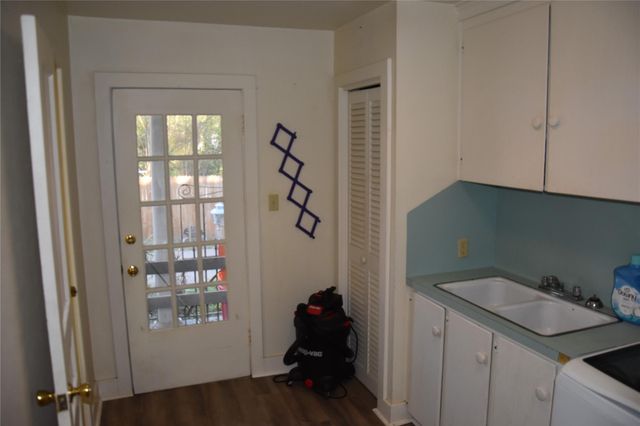 705 E Lamar Avenue, Crockett, TX 75835