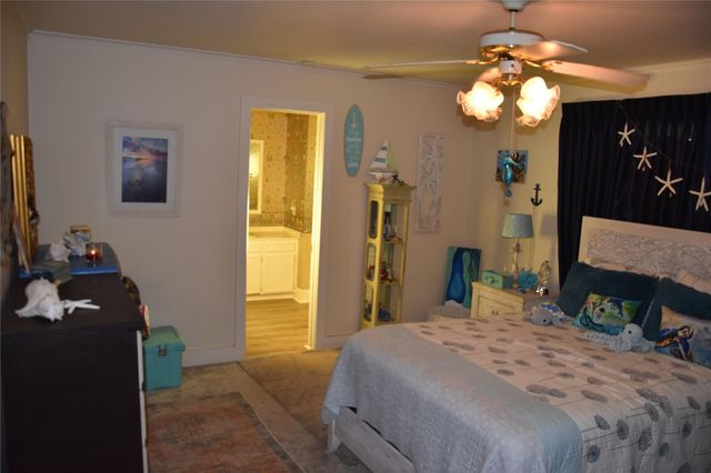 705 E Lamar Avenue, Crockett, TX 75835