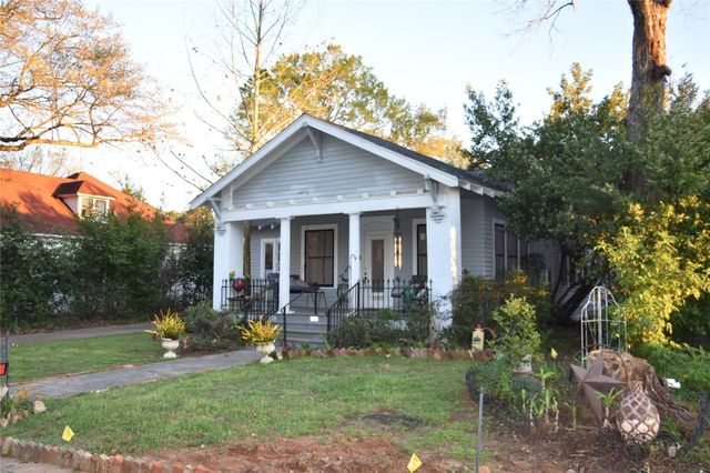 705 E Lamar Avenue, Crockett, TX 75835