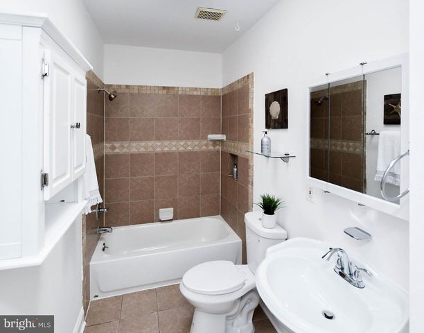 4504 NEW HAMPSHIRE AVE NW, Washington, DC 20011