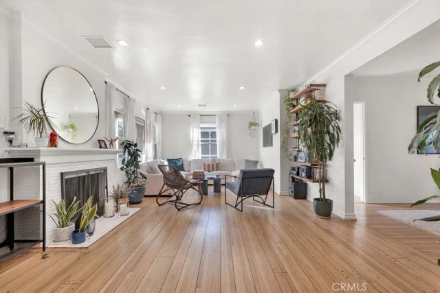 5727 Colbath, Valley Glen, CA 91401