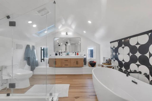 5727 Colbath, Valley Glen, CA 91401