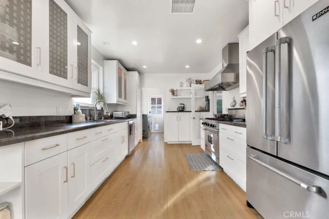 5727 Colbath, Valley Glen, CA 91401