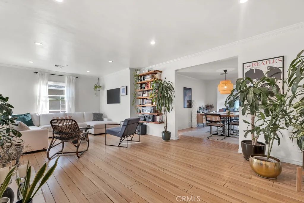 5727 Colbath, Valley Glen, CA 91401