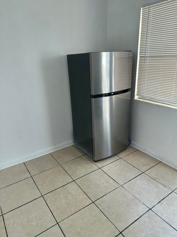 815 4th Street 1, West Palm Beach, FL 33401