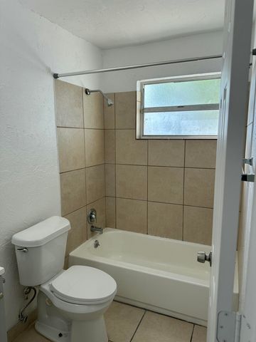 815 4th Street 1, West Palm Beach, FL 33401