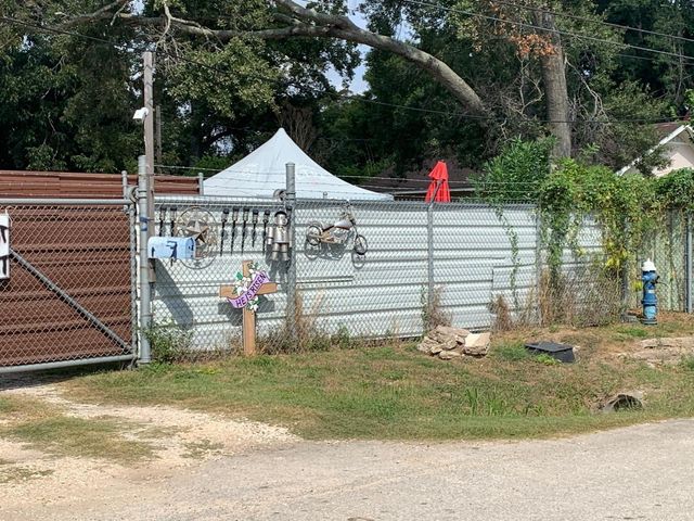 7 W Court Drive, Houston, TX 77017