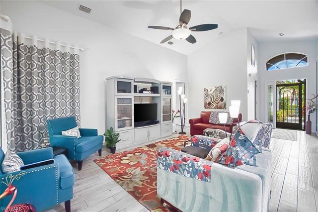 9917 Las Casas DR, Fort Myers, FL 33919