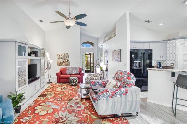 9917 Las Casas DR, Fort Myers, FL 33919