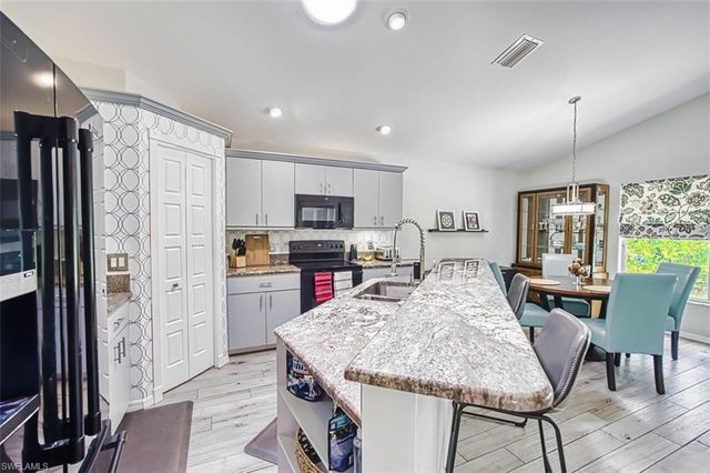 9917 Las Casas DR, Fort Myers, FL 33919