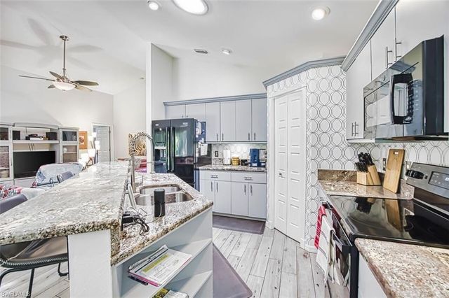 9917 Las Casas DR, Fort Myers, FL 33919