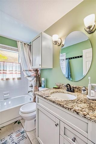 9917 Las Casas DR, Fort Myers, FL 33919