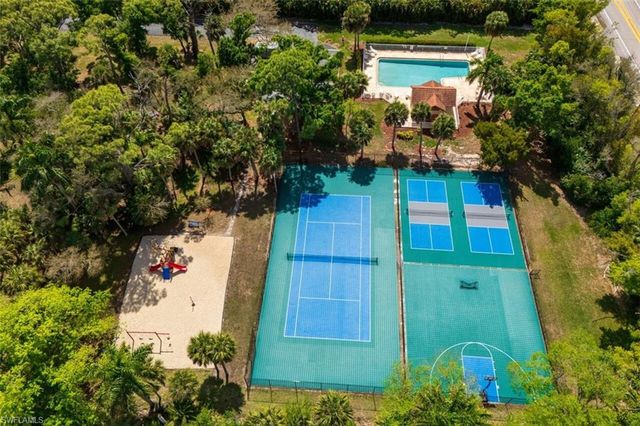 9917 Las Casas DR, Fort Myers, FL 33919