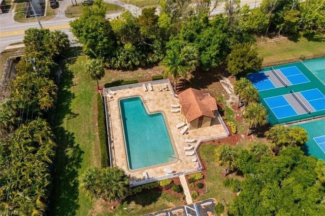 9917 Las Casas DR, Fort Myers, FL 33919