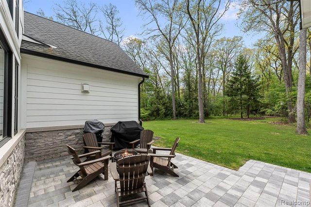 5200 Windingwood Drive, Bloomfield Hills, MI 48302