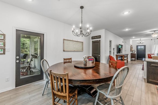 157 N Forest Drive, Huntsville, TX 77340