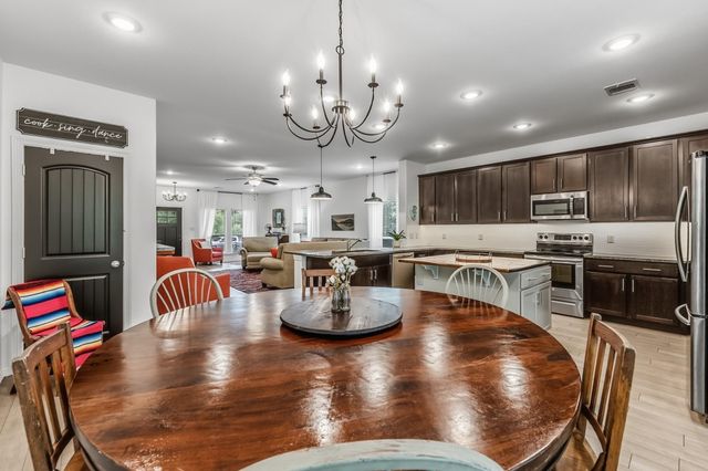 157 N Forest Drive, Huntsville, TX 77340
