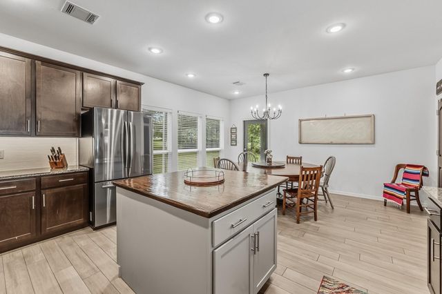157 N Forest Drive, Huntsville, TX 77340