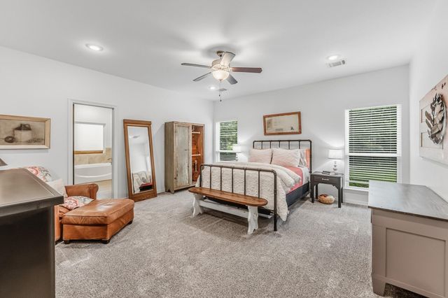 157 N Forest Drive, Huntsville, TX 77340