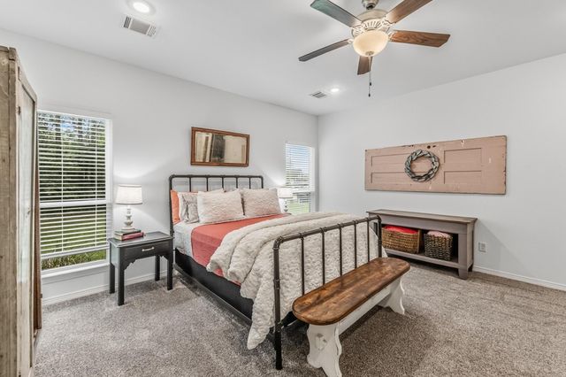 157 N Forest Drive, Huntsville, TX 77340