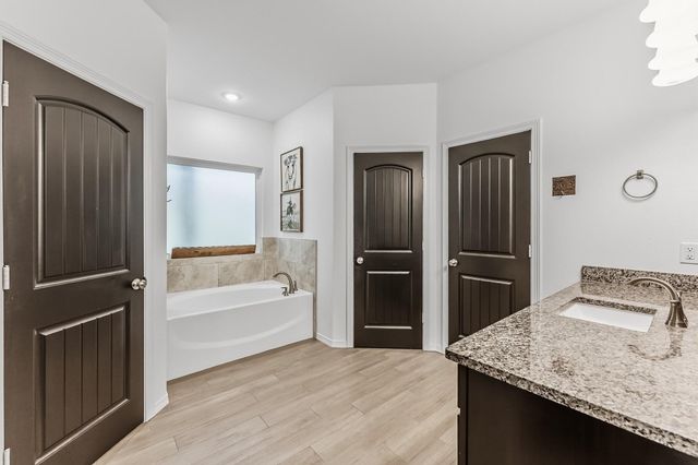 157 N Forest Drive, Huntsville, TX 77340