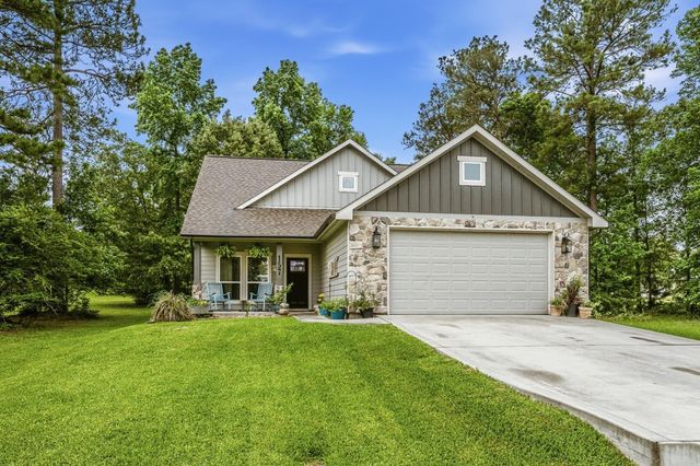 157 N Forest Drive, Huntsville, TX 77340