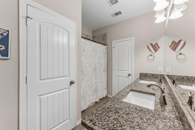 157 N Forest Drive, Huntsville, TX 77340